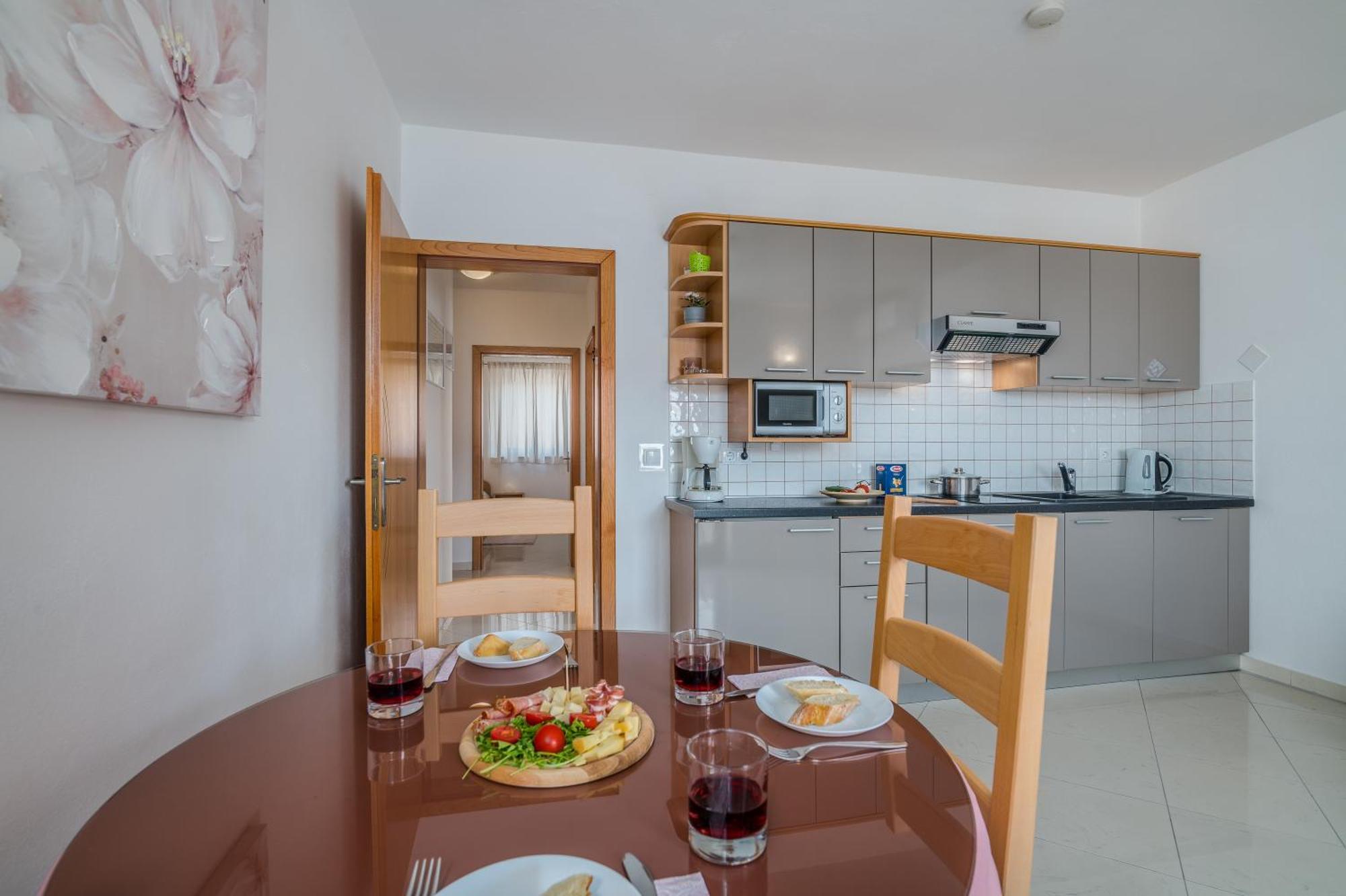 Apartments Kvarner 2 Малинска Екстериор снимка