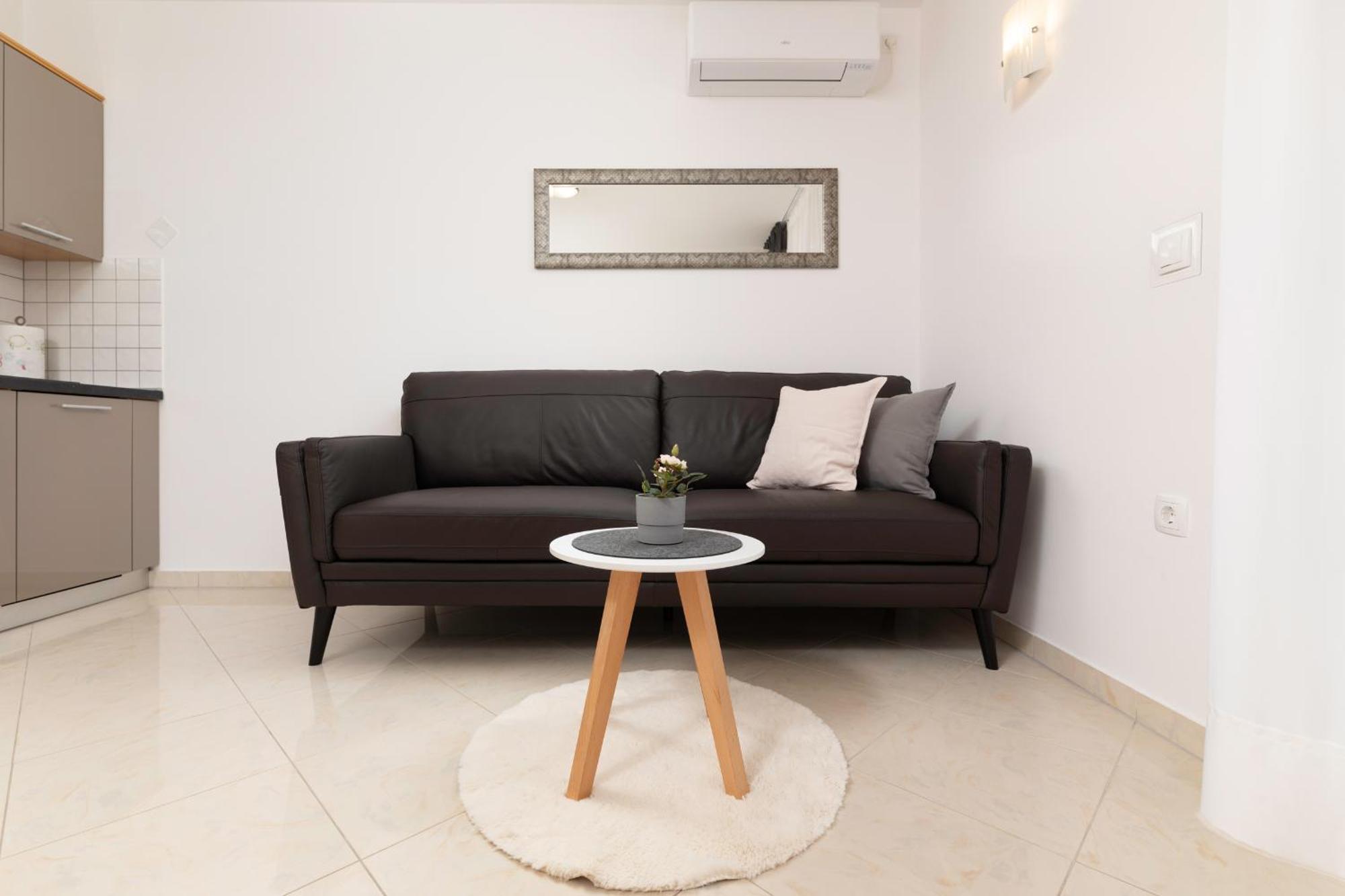 Apartments Kvarner 2 Малинска Екстериор снимка