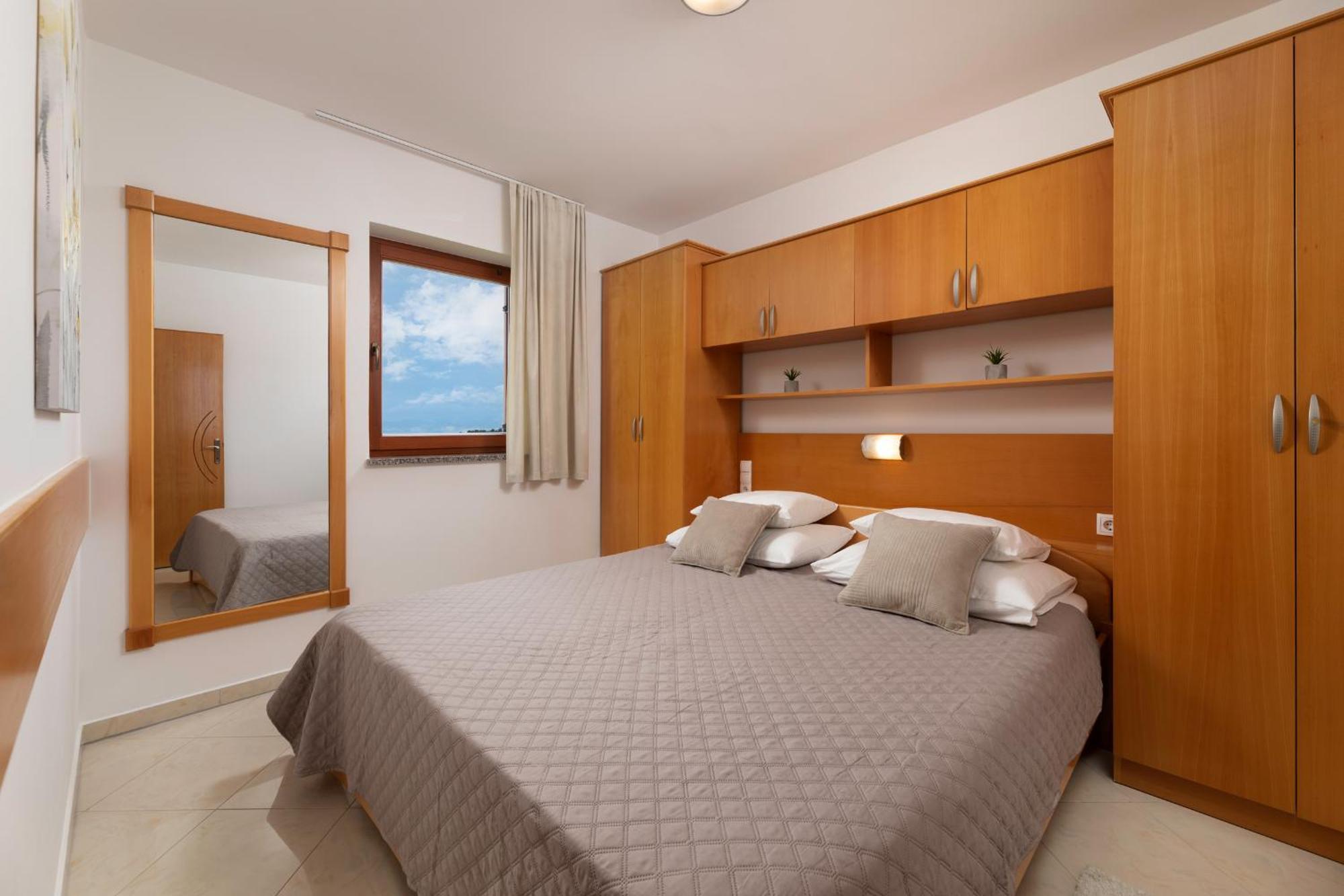 Apartments Kvarner 2 Малинска Екстериор снимка