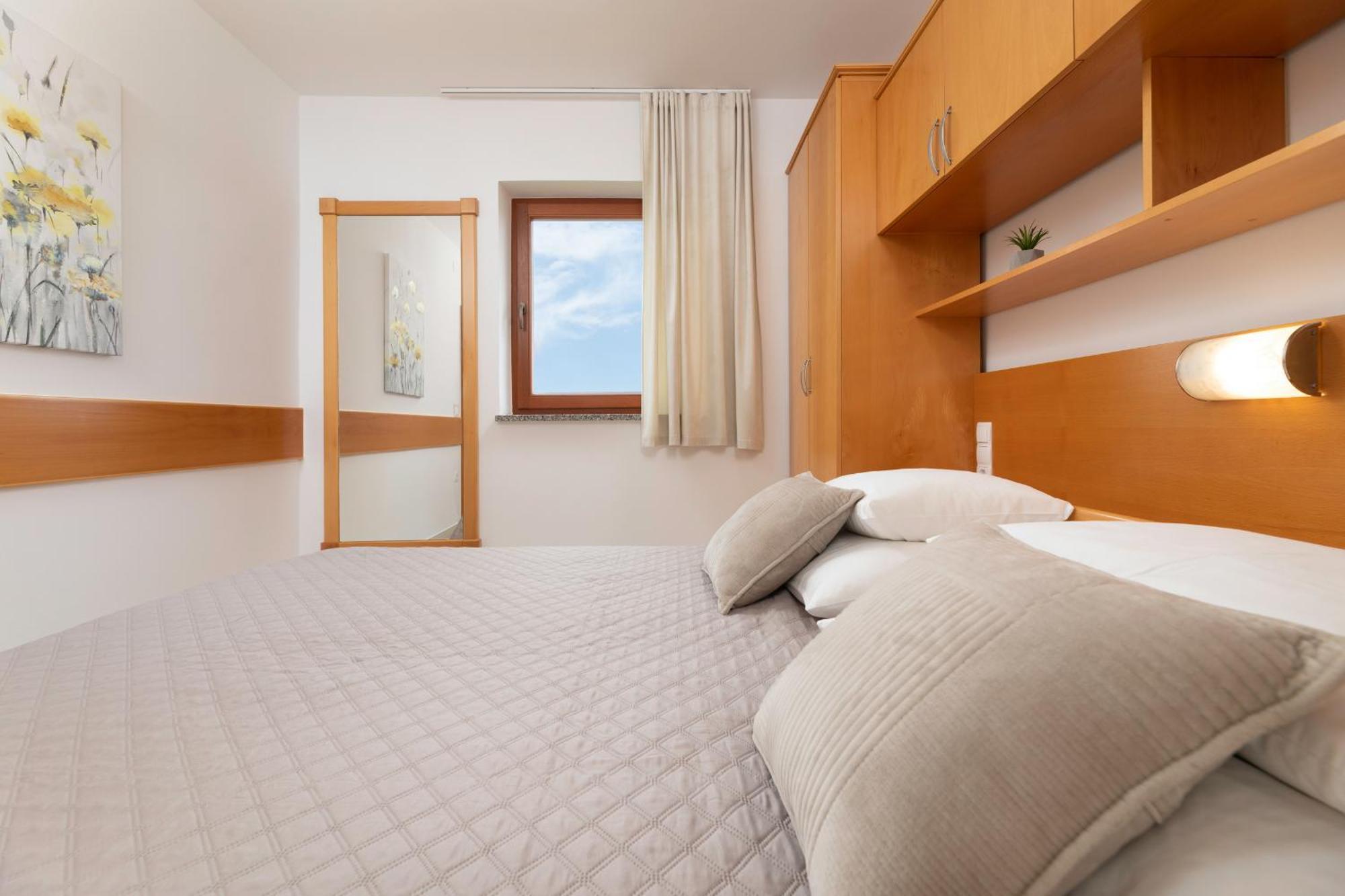 Apartments Kvarner 2 Малинска Екстериор снимка