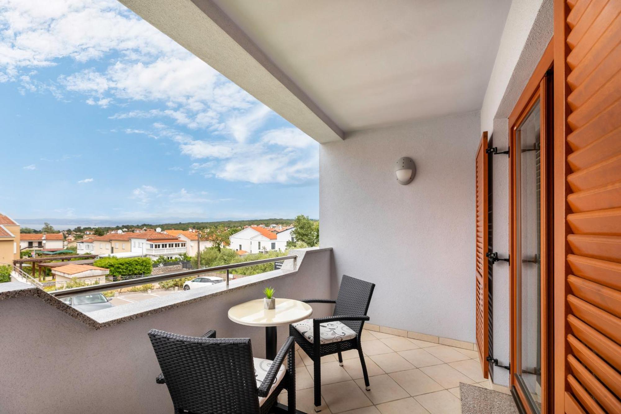 Apartments Kvarner 2 Малинска Екстериор снимка