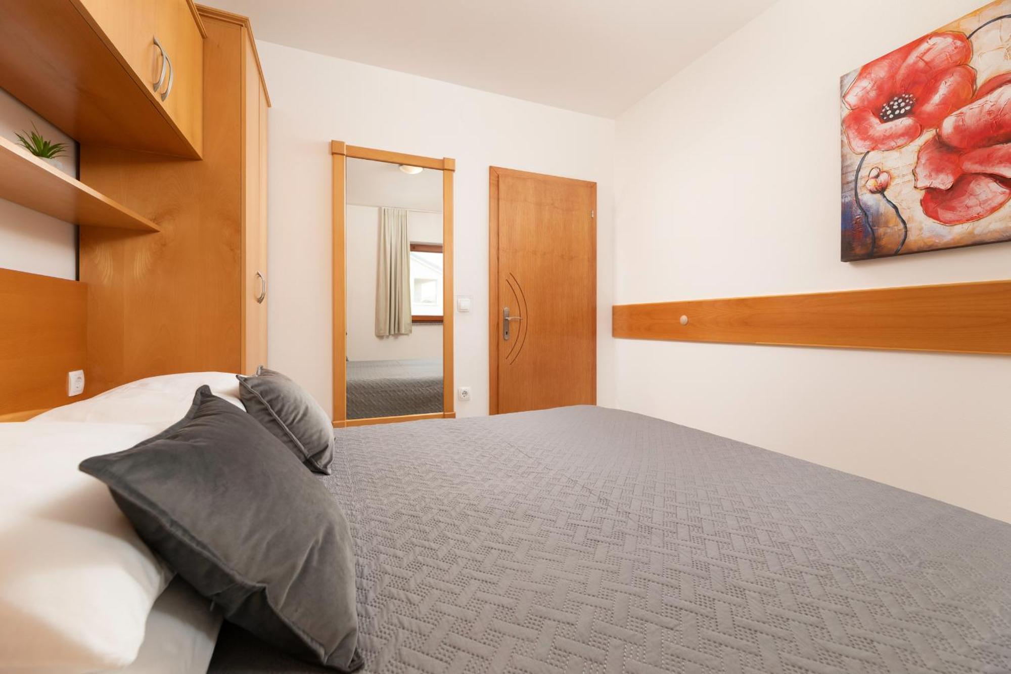 Apartments Kvarner 2 Малинска Екстериор снимка