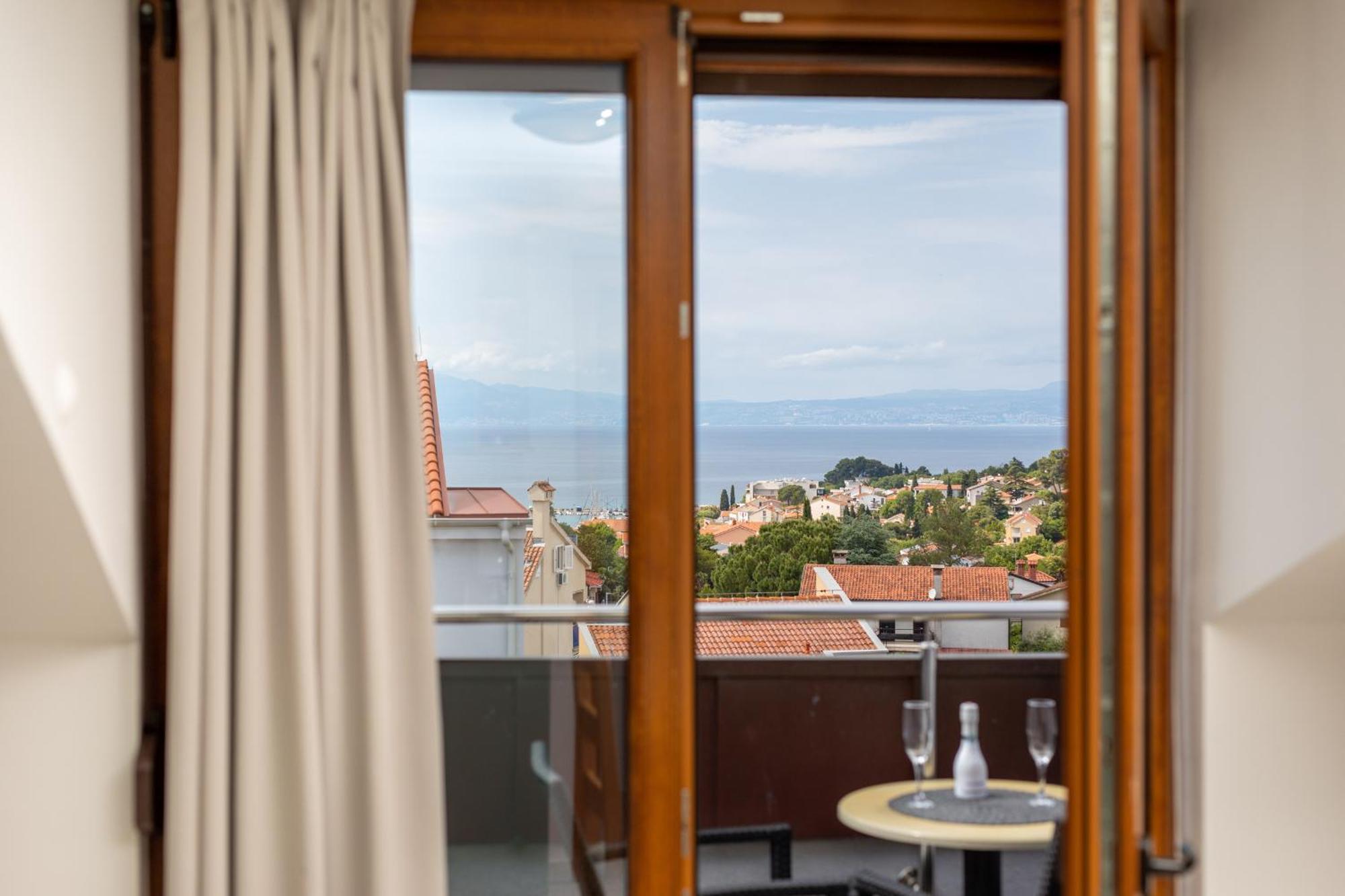Apartments Kvarner 2 Малинска Екстериор снимка