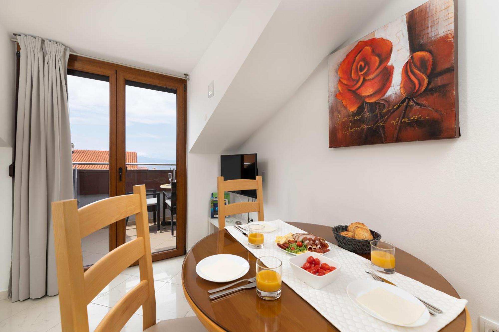 Apartments Kvarner 2 Малинска Екстериор снимка